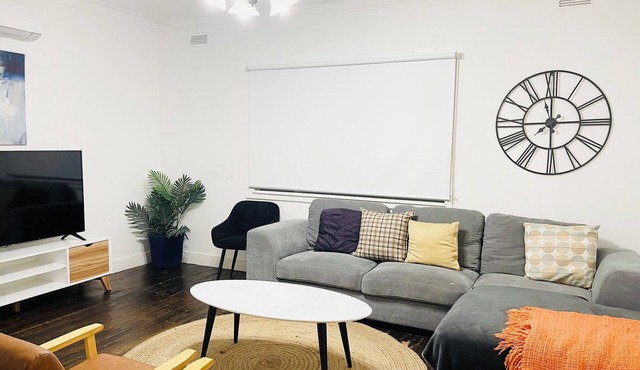 D113 magnificent Marsden Garden City Stay