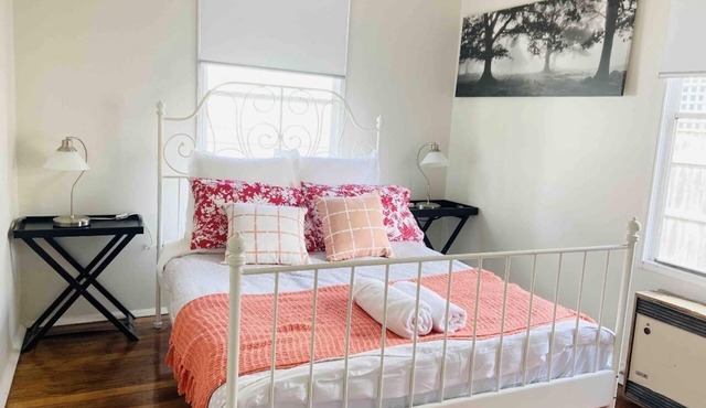 D122 Lovely London Home