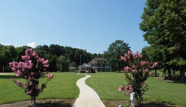 Da Casa Banana2, Large 10 Bedroom Home on Beautiful Lake Oconee