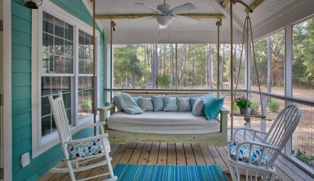 Da Fuskie Dreams with Swing Bed and Golf Cart