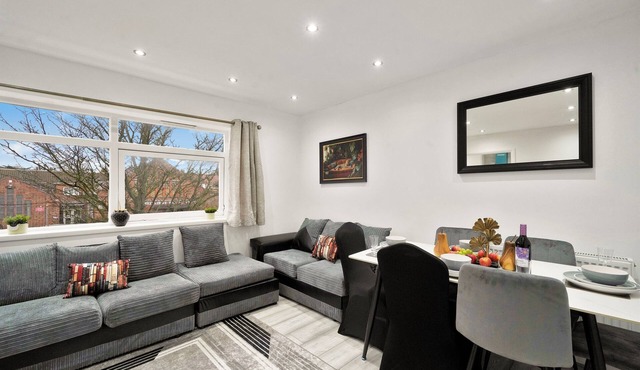 DA17 x2 Driveway Parking