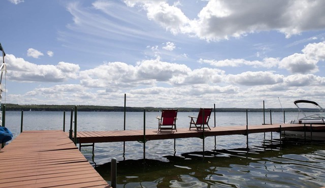 Dad's Cottagen★ Private waterfront plus 3 King suites★