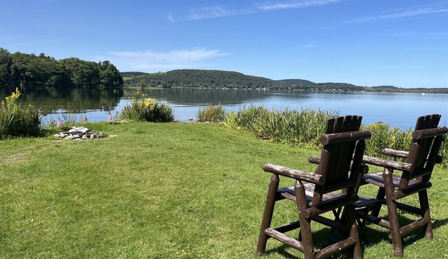 Dad's Lakeside Dugout Great getaway, large lawn leads to water, Near Cooperstown