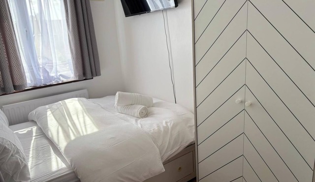 Dagenham - Stay 5 - Garden - Parking - Petfriendly