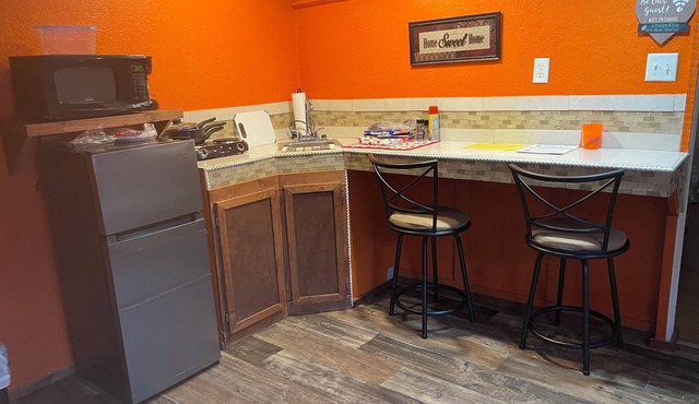 DAH Suites are clean, affordable private rooms with in a country setting.