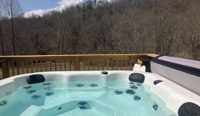 Dahlonega Creekside Cottage