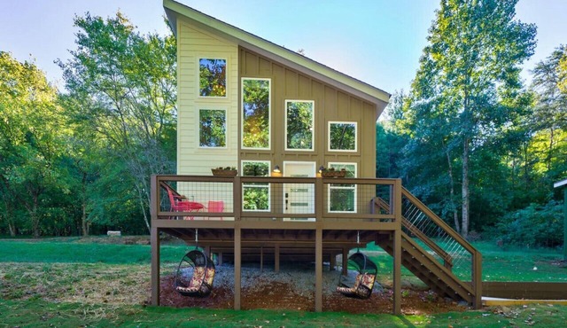 Dahlonega Mountain Trail Tiny Home *KING BED*