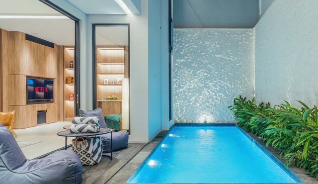 Daily Cleaning, King, Pool, 100 Mbps, Beach 8 mins