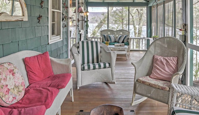 Dainty New Preston Cottage w/Dock & Lake Views!