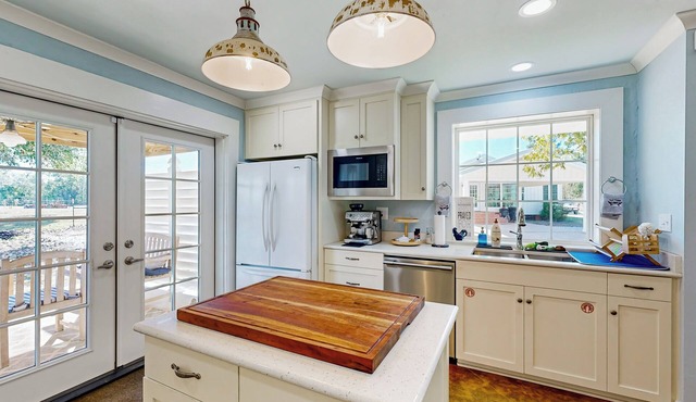 'Dairy Cottage' Countryside Escape w/Patio!