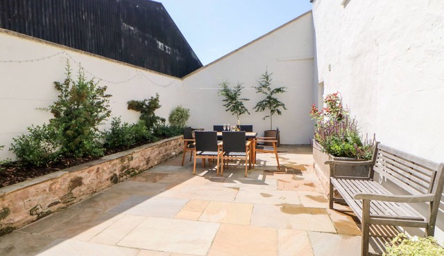 DAIRY COTTAGE, family friendly, with a garden in Kirkby Stephen