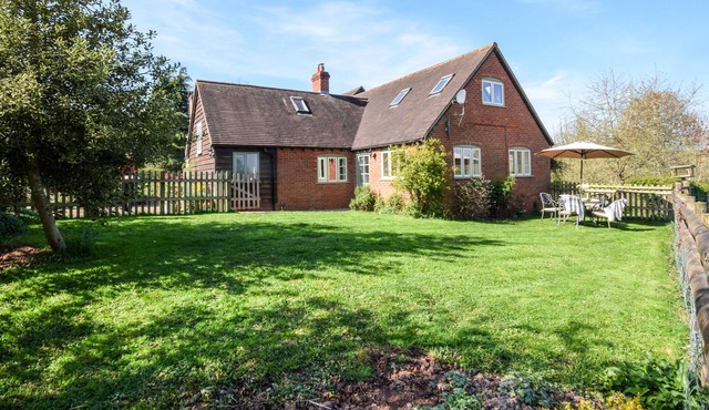 Daisy Cottage at Hanley William