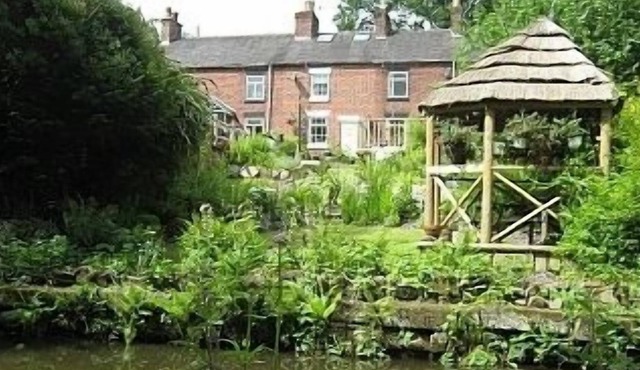 Daisy Cottage In The Beautiful Churnet Valley close to Alton Towers