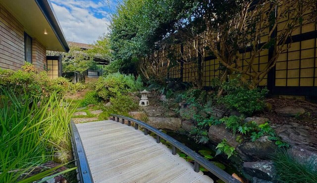 Daisy hill Tranquil Japanese Gardens Retreat