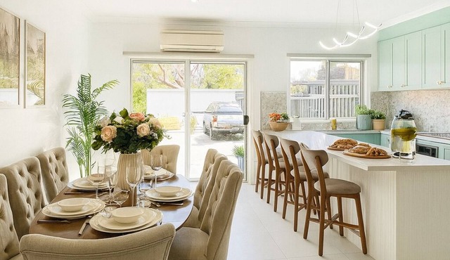 Daisy House—4BR, Free Parking, Steps to Shops & Train