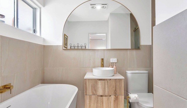 Daisy's Beachside Cottage-Picnic Garden, Pool Table & Games in Port Noarlunga