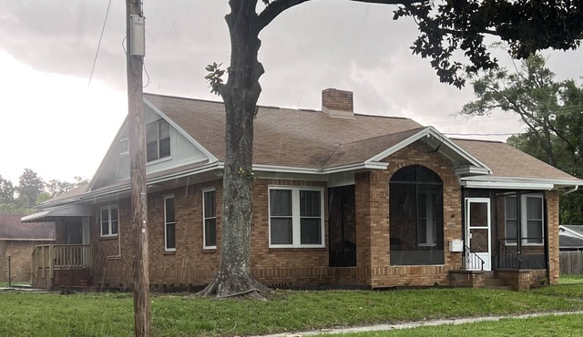 Daisy's Spacious 4/2.5 cozy home