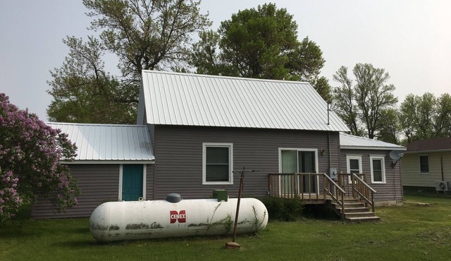 Dakota Hunting House - Furnished for Extended Stays - Pet Friendly