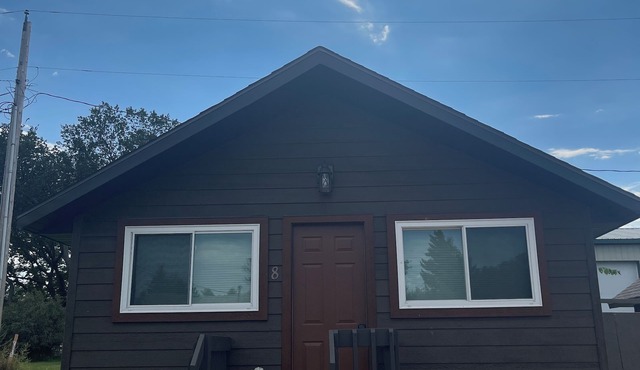 Dakota Landing Cabins & Motel: 8-Cozy, newly remodeled cabin
