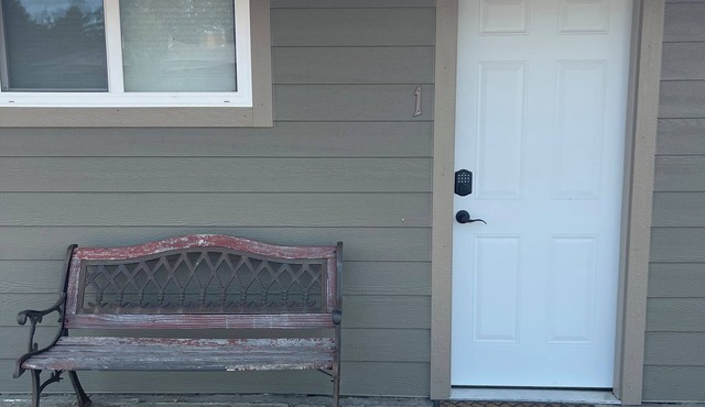 Dakota Landing Cabins & Motel: Room #1-Cozy, newly remodeled motel room
