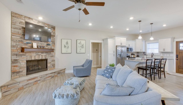 Dale Hollow Lake Retreat w/Patio & Mtn View!