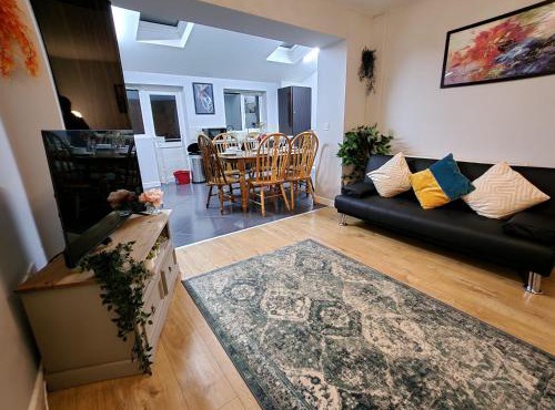 Dale House- Free Secured Parking