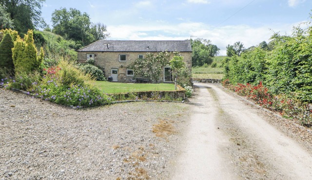 DALE VIEW FARM, pet friendly, with a garden in Winster