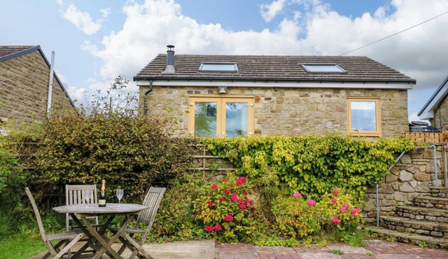 DALE VIEW, pet friendly, with open fire in Cockfield