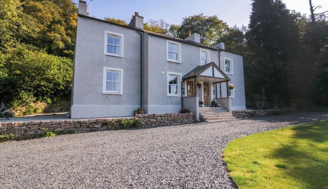 DALEGARTH HALL FARM COTTAGE 2, pet friendly in Gosforth