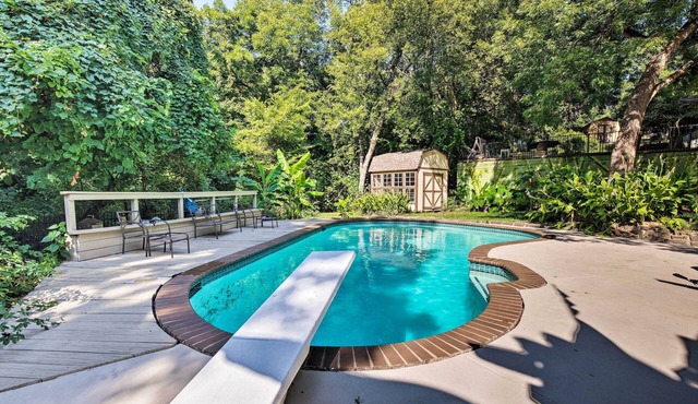 Dallas Area Home w/ Pool - 18 Mi to AT&T Stadium!