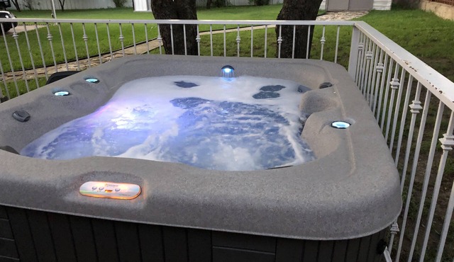 Dallas House on Big One Acre Fenced & Gated Property - Hot Tub! Event Friendly!