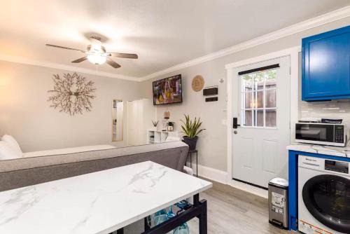 Dallas Studio - Private Patio with Grill & WiFi