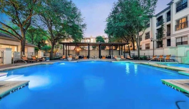 Dallas Uptown Chic 1BR overlooking Katy Trail