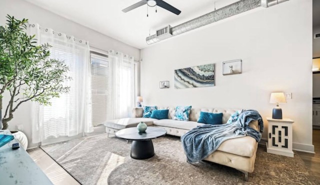Dallas Urban Oasis Prime Location 2 BR LUX