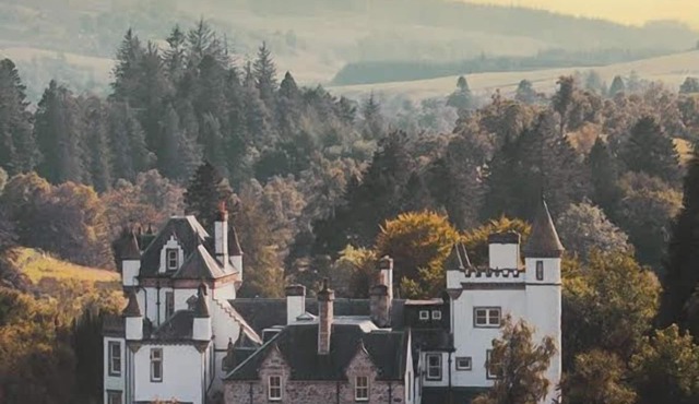 Dalnaglar Castle - sleeps 16 guests