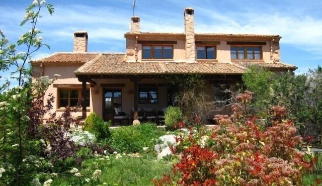 Dalt La Figuera cottage for 10 + 2 people (full rental)