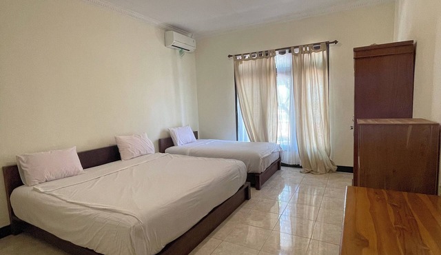 dAlvin: Room 1 - Green Serenity | Near Airport