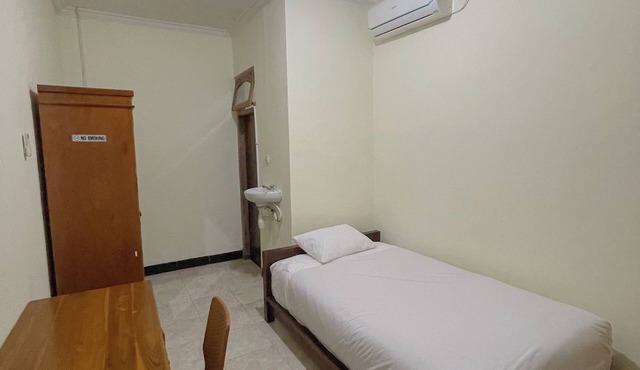 dAlvin: Room 3 - Quiet Comfort | Near Airport