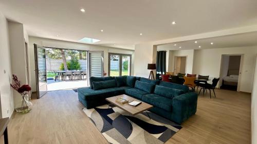 Dame Jeanne Maison de 10 personnes avec jardin et parking