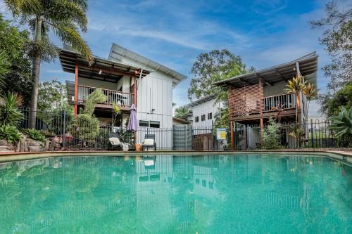 Damia Villa 2 Agnes Water - pool, walk to beach, air conditioned