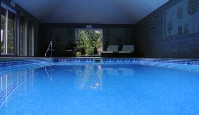 Damson Cottage - contemporary barn offering access to stunning indoor pool