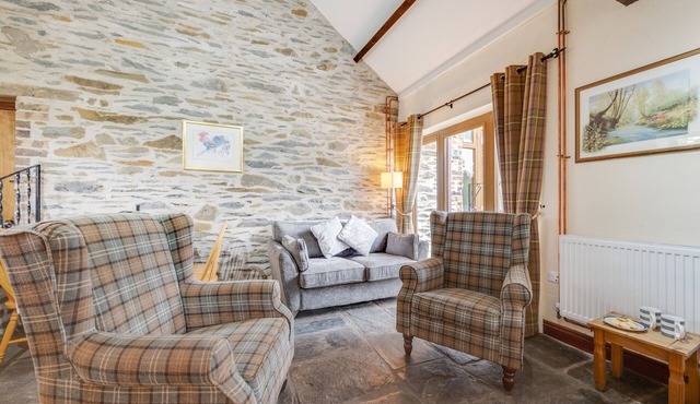 Dan-y-Coed - Two Bedroom House, Sleeps 4