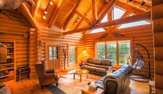 Dancing Bear Lodge-Log Cabin Getaway