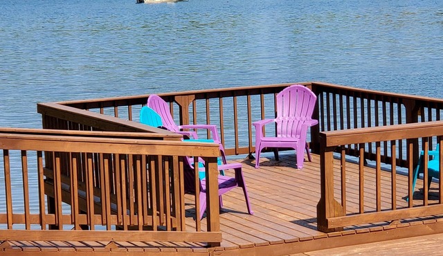 Dancing Diamonds Waterfront Retreat