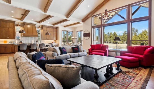 Dancing Rock "Grandview Lodge" (Caldera Springs)