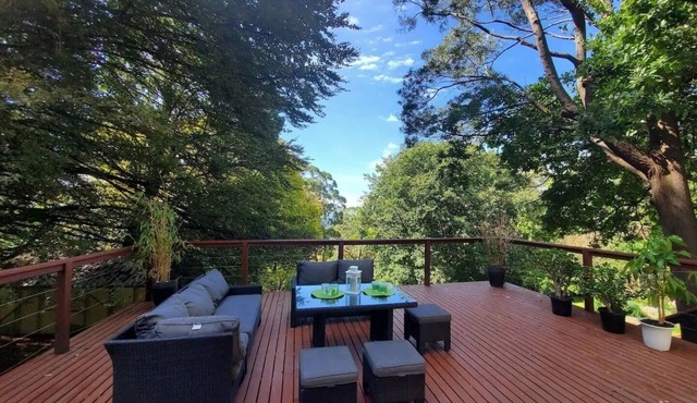 Dandenong Ranges Amazing Sunrise & Wildlife Home!