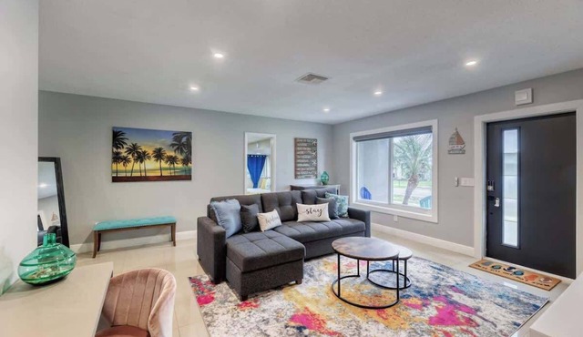 DaniaBeach OASIS with Heated POOL 5min FLL airport, Port, Beach