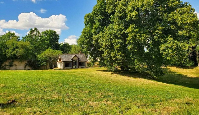Dans le val de Loire, Gite de Charme Pour 4 Personnes au Château de La Noue