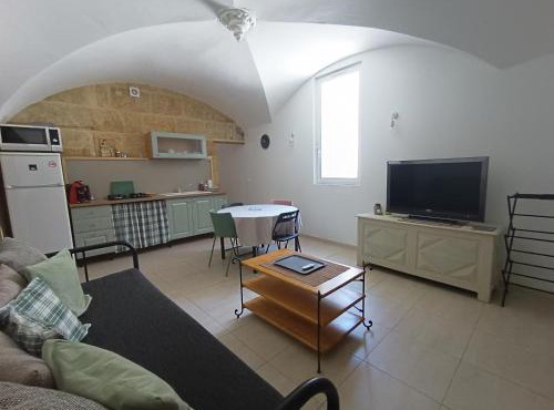 Dans maison de maître, appartement indépendant.