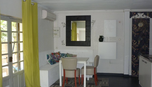 Dans un Mazet Atypique, Face à la Garrigue'